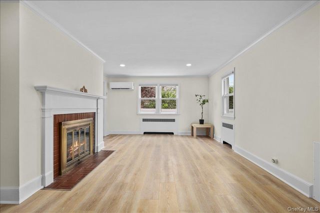 6 Deerfield Avenue, Eastchester, NY 10709