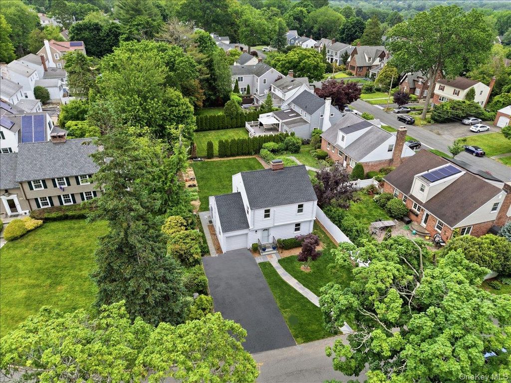 6 Deerfield Avenue, Eastchester, NY 10709