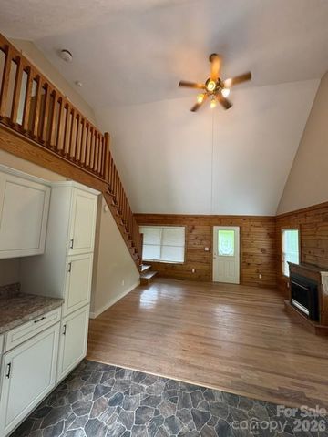 9064 Wildflower Lane, Newland, NC 28657