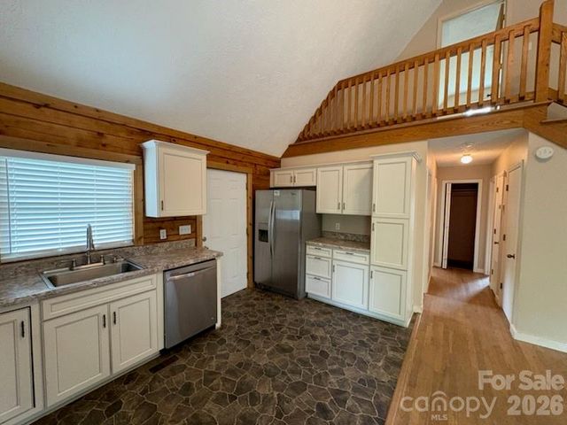 9064 Wildflower Lane, Newland, NC 28657