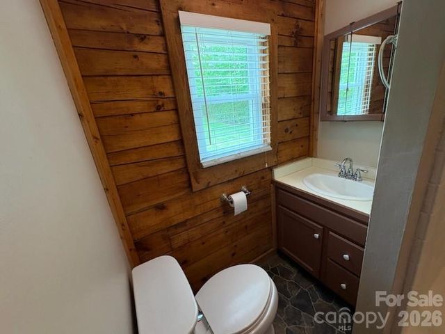 9064 Wildflower Lane, Newland, NC 28657