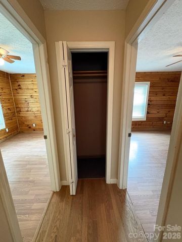 9064 Wildflower Lane, Newland, NC 28657