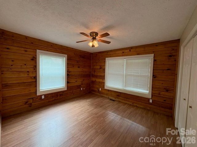 9064 Wildflower Lane, Newland, NC 28657
