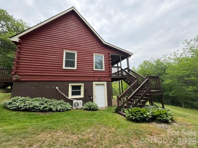 9064 Wildflower Lane, Newland, NC 28657