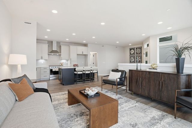 2530 W Summit Pkwy, Spokane, WA 99201