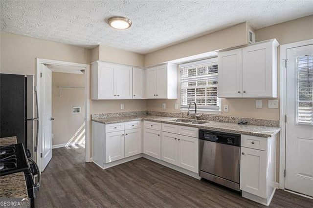 3822 HOLLAND Drive, Snellville, GA 30039