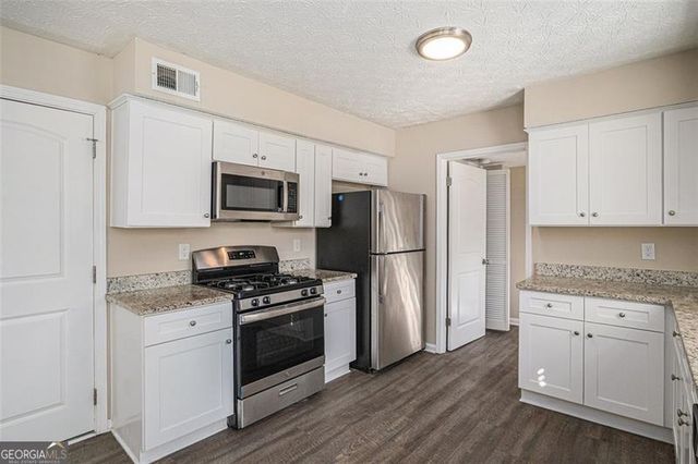 3822 HOLLAND Drive, Snellville, GA 30039