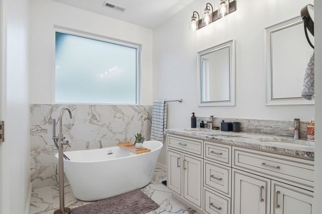 2521 S Vera Crest Dr, Spokane, WA 99037