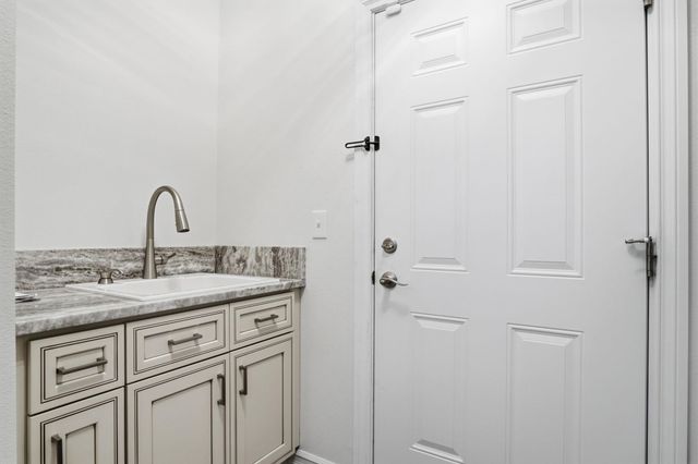 2521 S Vera Crest Dr, Spokane, WA 99037