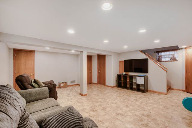 3734 W 107th Street, Chicago, IL 60655