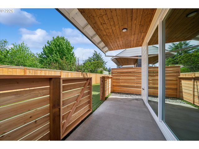 5971 Se REEDWAY St, Portland, OR 97206