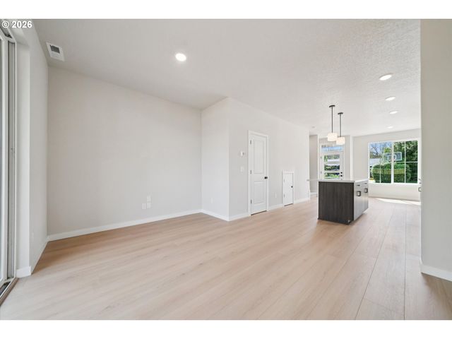 5971 Se REEDWAY St, Portland, OR 97206
