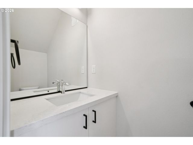 5971 Se REEDWAY St, Portland, OR 97206