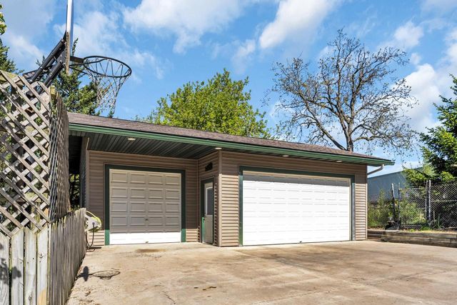 33220 S Honey Lake ROAD, Burlington, WI 53105