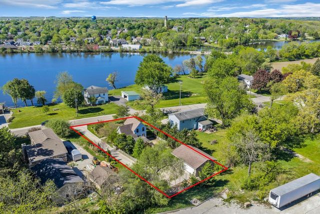 33220 S Honey Lake ROAD, Burlington, WI 53105