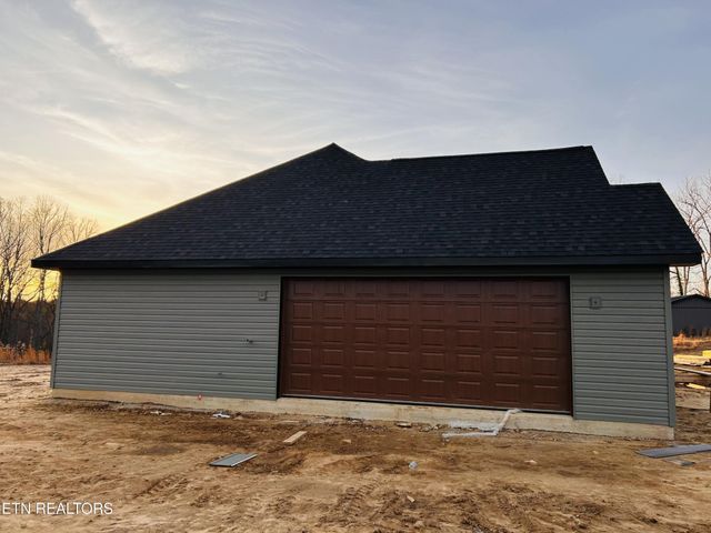 1458 Taylor Place Rd, Jamestown, TN 38556