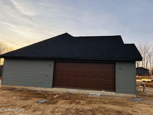 1458 Taylor Place Rd, Jamestown, TN 38556