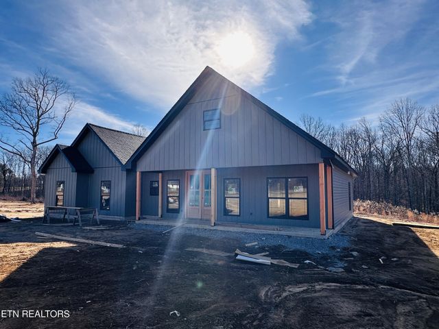 1458 Taylor Place Rd, Jamestown, TN 38556