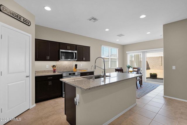 1172 W PARADISE Way, Casa Grande, AZ 85122