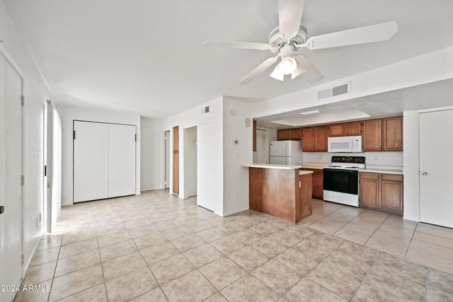 4730 W NORTHERN Avenue 1114, Glendale, AZ 85301