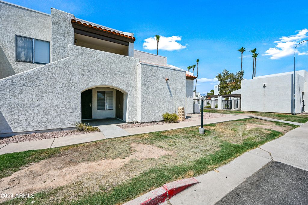 4730 W NORTHERN Avenue 1114, Glendale, AZ 85301