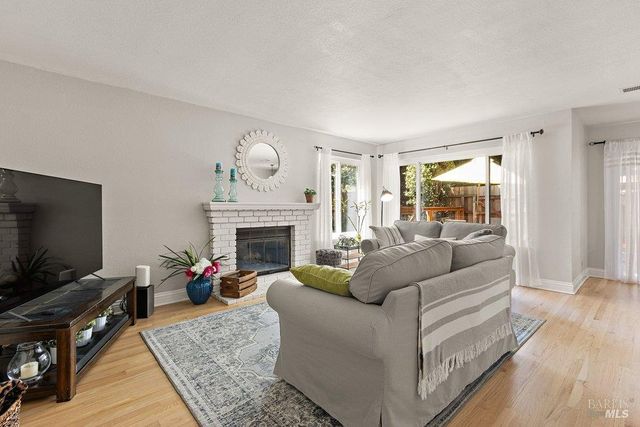 645 Snapdragon Pl, Benicia, CA 94510