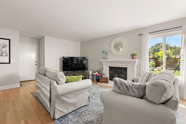 645 Snapdragon Pl, Benicia, CA 94510