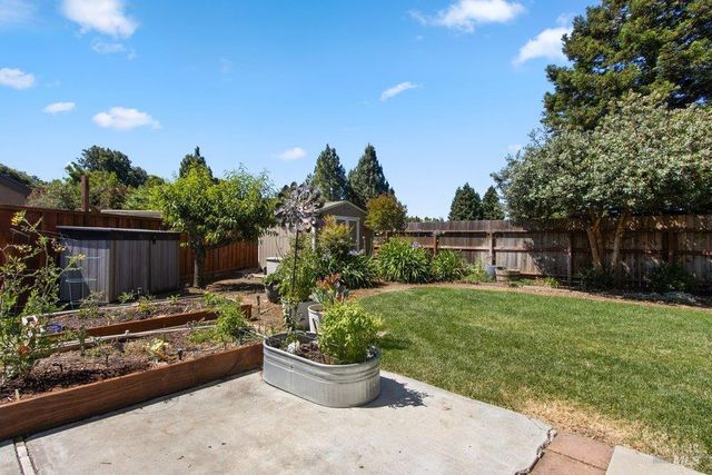 645 Snapdragon Pl, Benicia, CA 94510