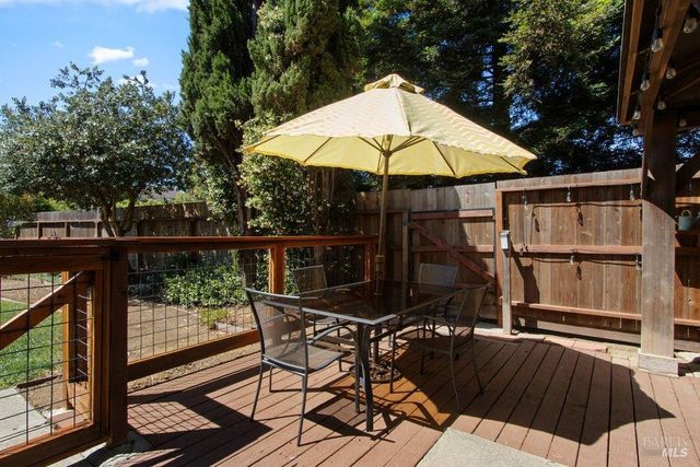645 Snapdragon Pl, Benicia, CA 94510