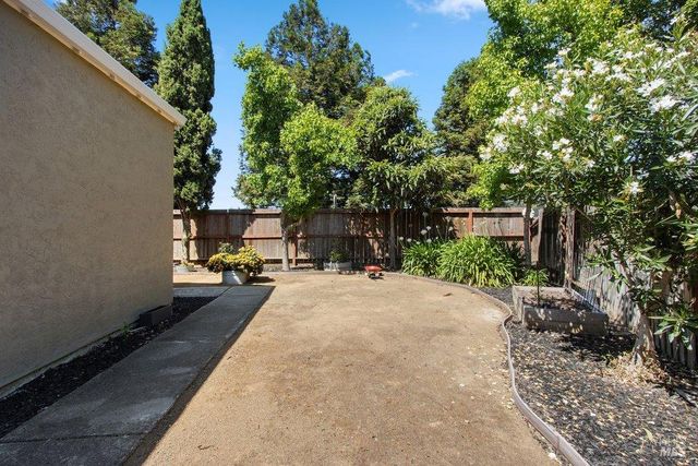 645 Snapdragon Pl, Benicia, CA 94510