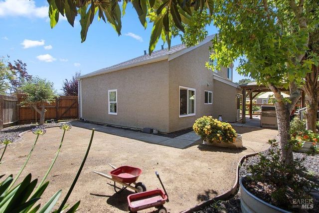 645 Snapdragon Pl, Benicia, CA 94510