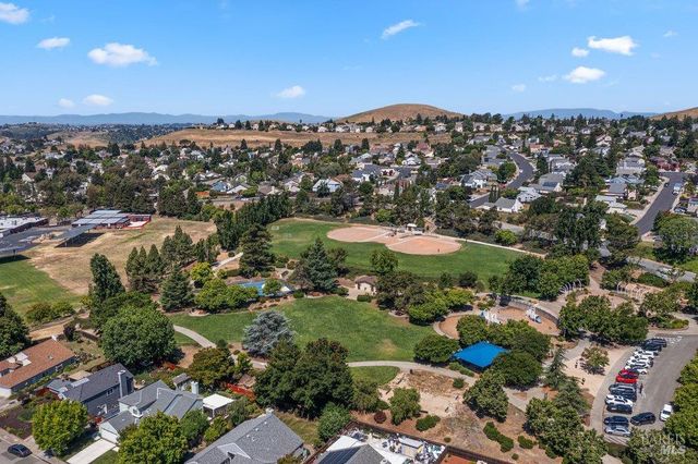645 Snapdragon Pl, Benicia, CA 94510