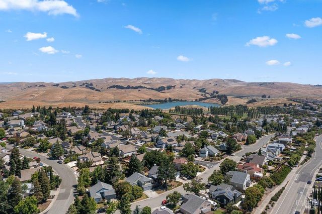 645 Snapdragon Pl, Benicia, CA 94510
