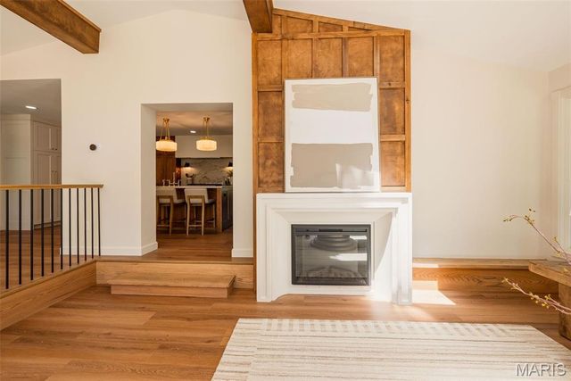 19 Sackston Woods Lane, St Louis, MO 63141