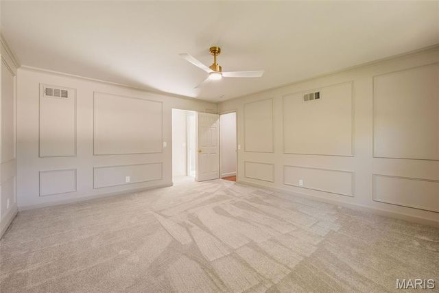 19 Sackston Woods Lane, St Louis, MO 63141
