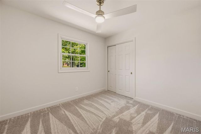 19 Sackston Woods Lane, St Louis, MO 63141