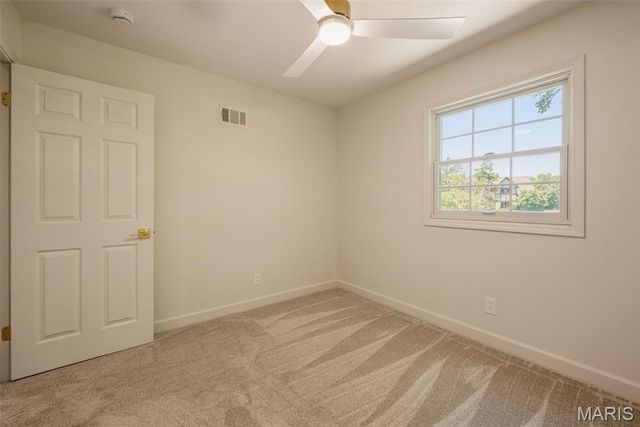 19 Sackston Woods Lane, St Louis, MO 63141