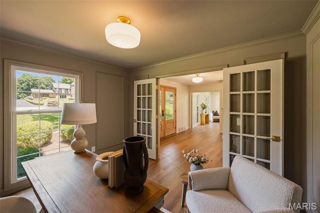 19 Sackston Woods Lane, St Louis, MO 63141
