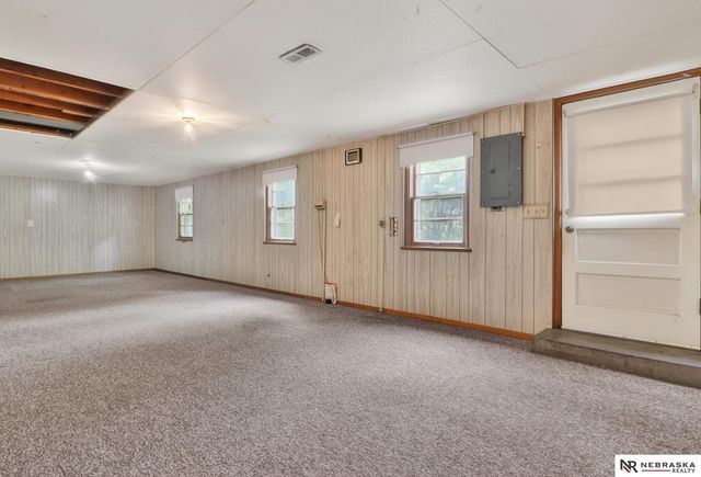 8741 Charles Street, Omaha, NE 68114