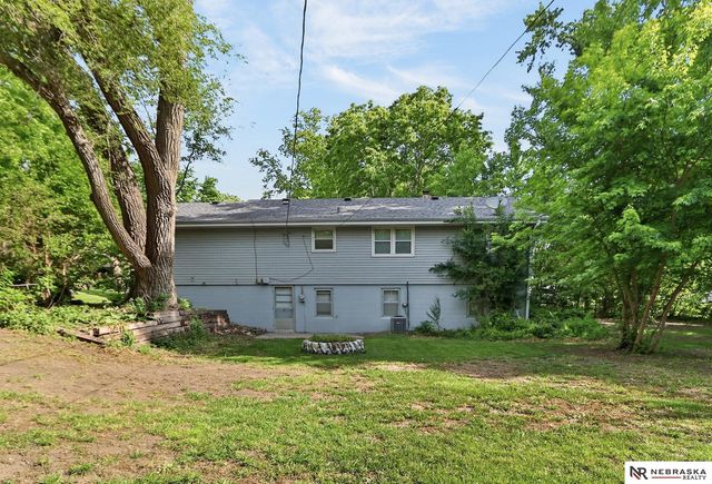 8741 Charles Street, Omaha, NE 68114