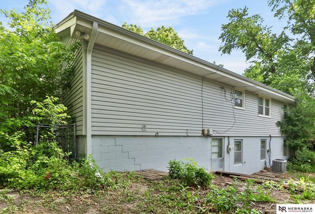 8741 Charles Street, Omaha, NE 68114