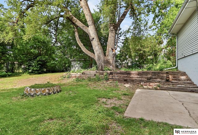 8741 Charles Street, Omaha, NE 68114