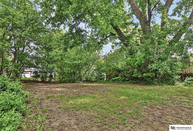 8741 Charles Street, Omaha, NE 68114