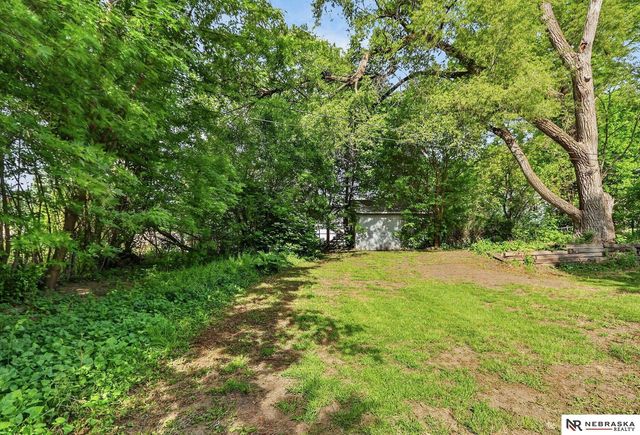 8741 Charles Street, Omaha, NE 68114