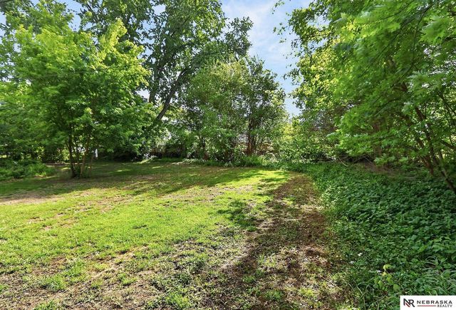 8741 Charles Street, Omaha, NE 68114