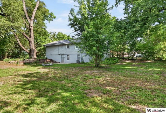 8741 Charles Street, Omaha, NE 68114