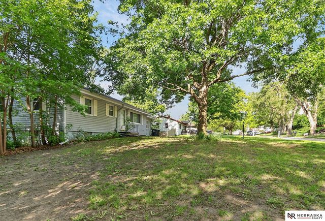 8741 Charles Street, Omaha, NE 68114