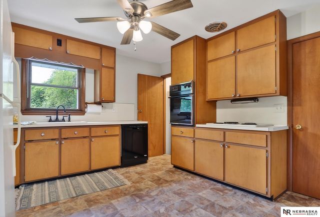 8741 Charles Street, Omaha, NE 68114