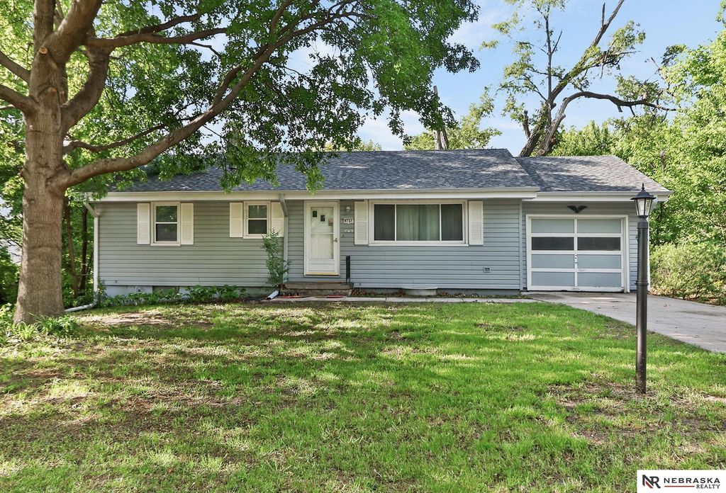 8741 Charles Street, Omaha, NE 68114