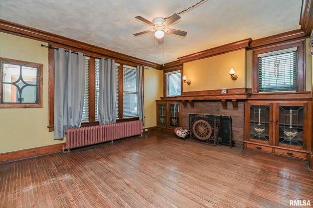 301 E THRUSH Avenue, Peoria, IL 61603